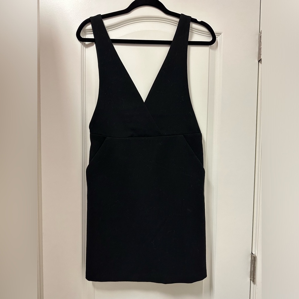 H&M black dress with pockets size 4
